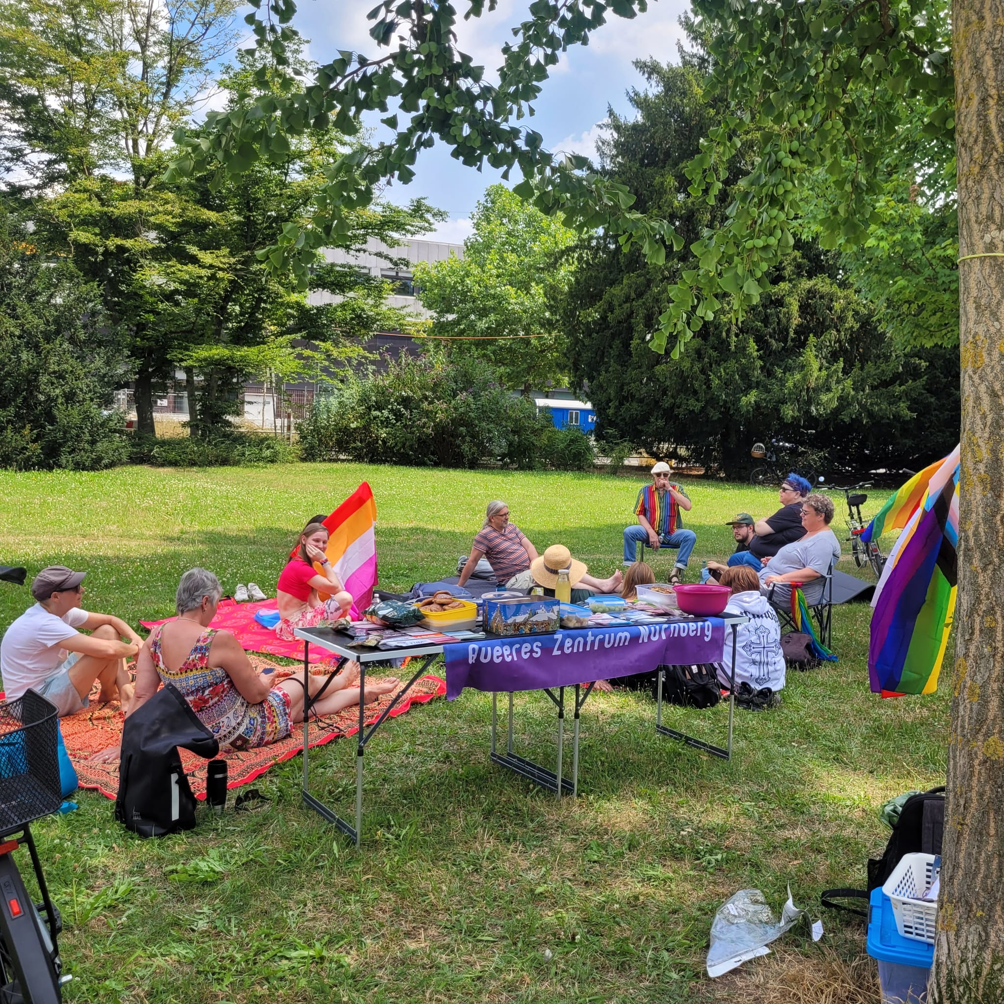 Picknick unterm Menschenrechtsbaum