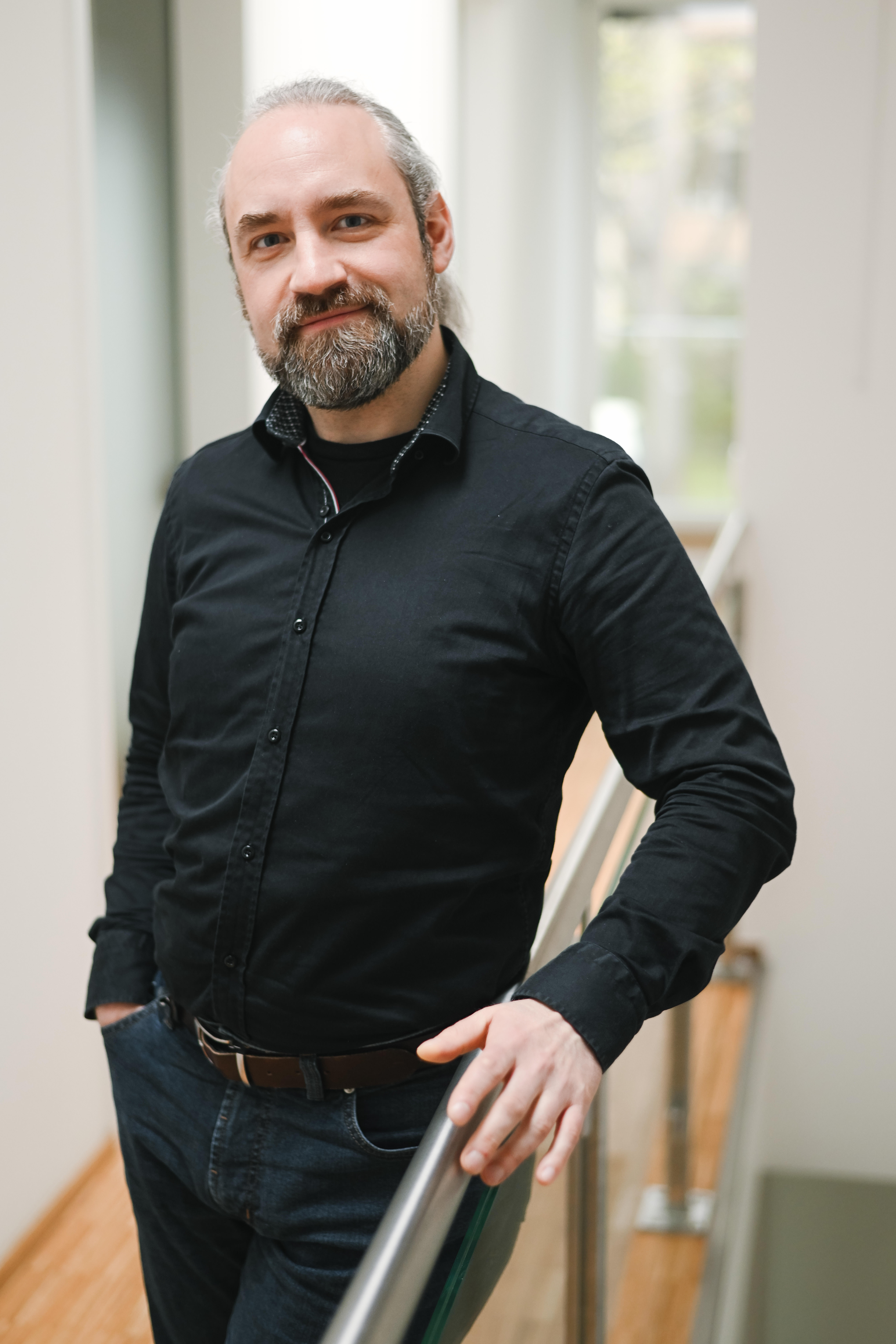 Digitale Gewalt und wie man damit umgeht Phänomenbeschreibung, Präventions- und Handlungsstrategien