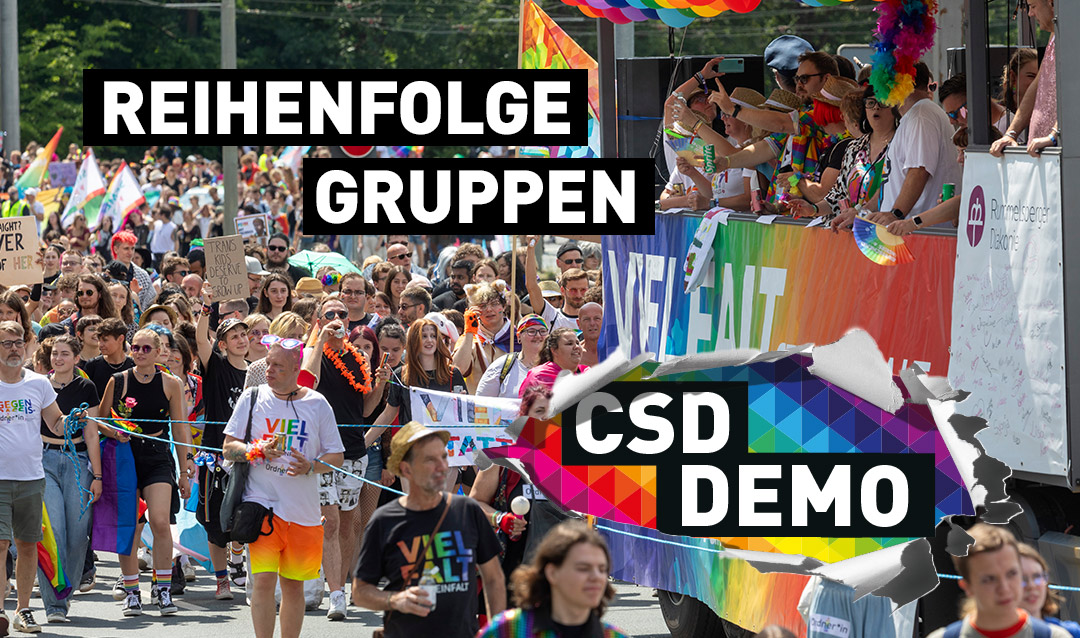 Viele bunte Demoteilnehmer*innen